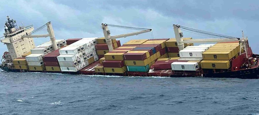 Kerala’s Fishermen’s Federation Requests the Port Authorities in Vizhinjam to Reveal the Cargo of a Sunk Vessel.