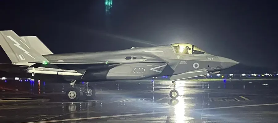 The British F-35 finally returns, departing Thiruvananthapuram Airport for UK.